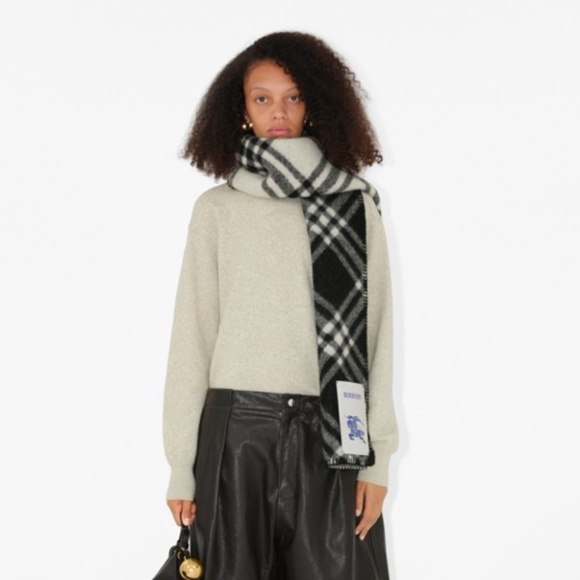 Burberry Check Wool Scarf - Picture 2 of 5